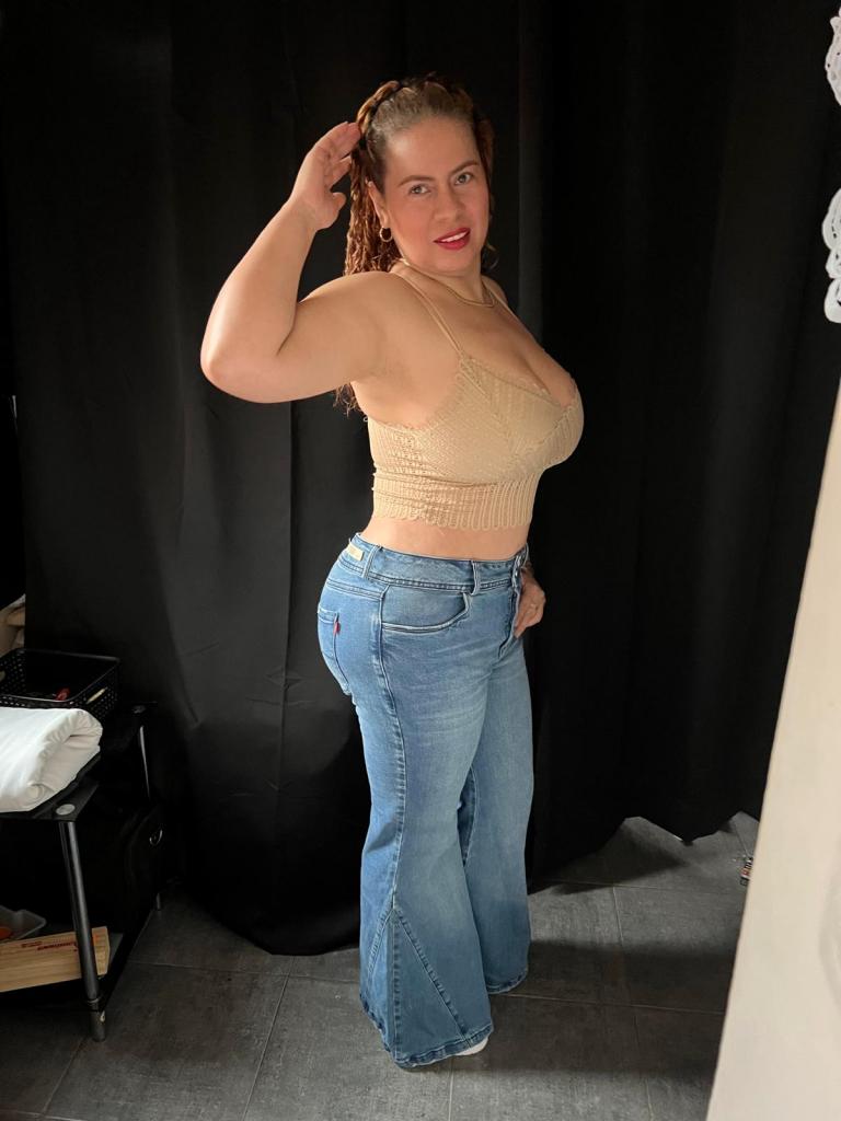 Chica busca chico en Cantabria: Chica busca chico