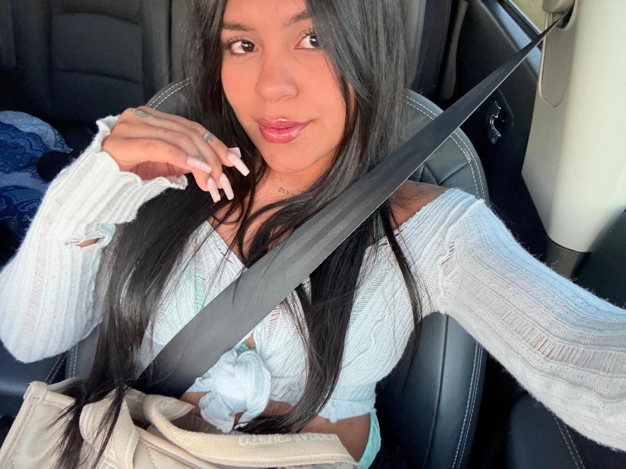 631086796: Chica busca chico en Barcelona