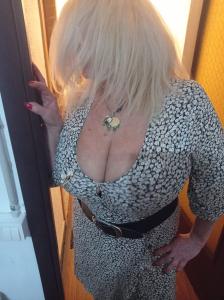 631938329: Chica busca chico en Barcelona