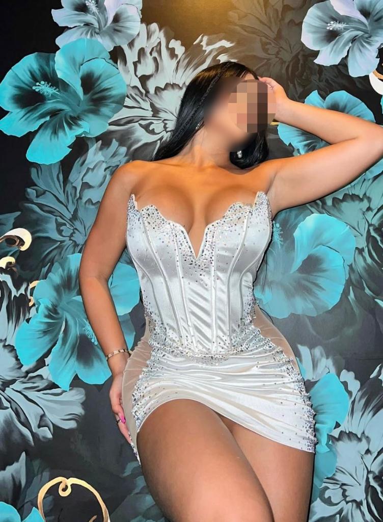 Chica busca chico en Málaga: Chica busca chico