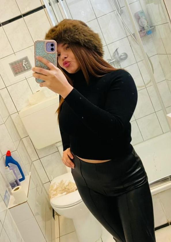 613717365: Chica busca chico en Tarragona