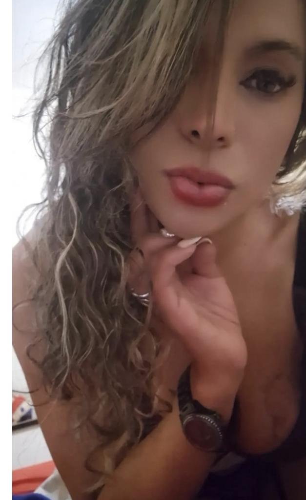 613439052: Travesti en Cáceres