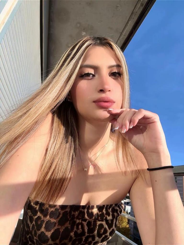 627495980: Chica busca chico en Barcelona