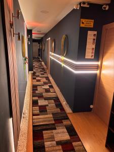 Travesti en Madrid: Transexuales y Travestis