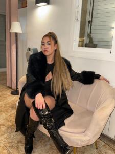 674095575: Chica busca chico en Ibiza