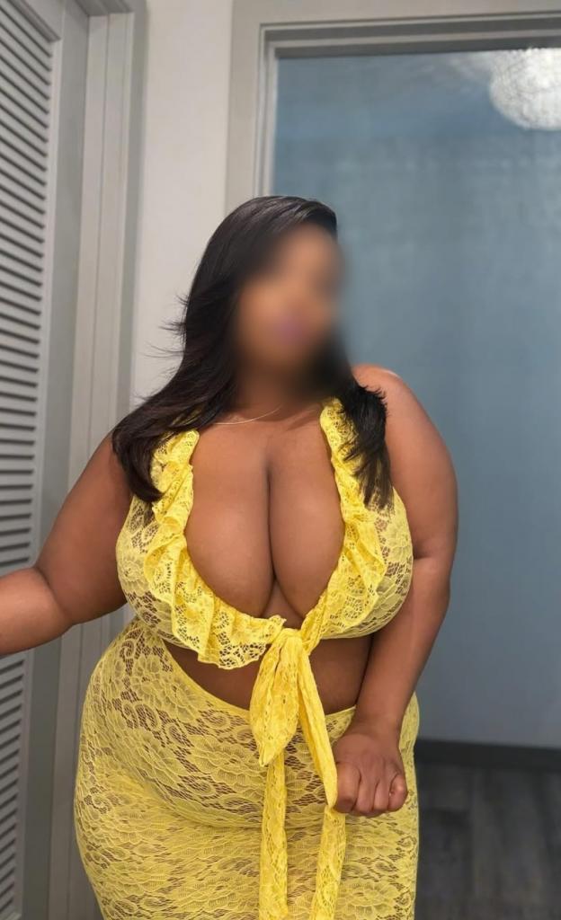643289386: Chica busca chico en Sevilla