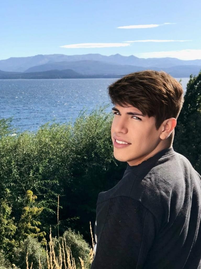 672029480: Chico busca chica en Barcelona