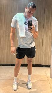 Chico busca chica en Sevilla: 