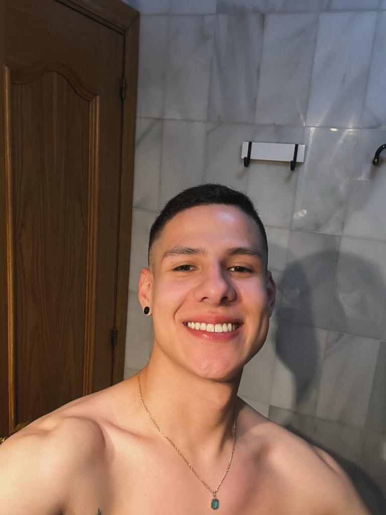 662632064: Chico busca chica en Valencia