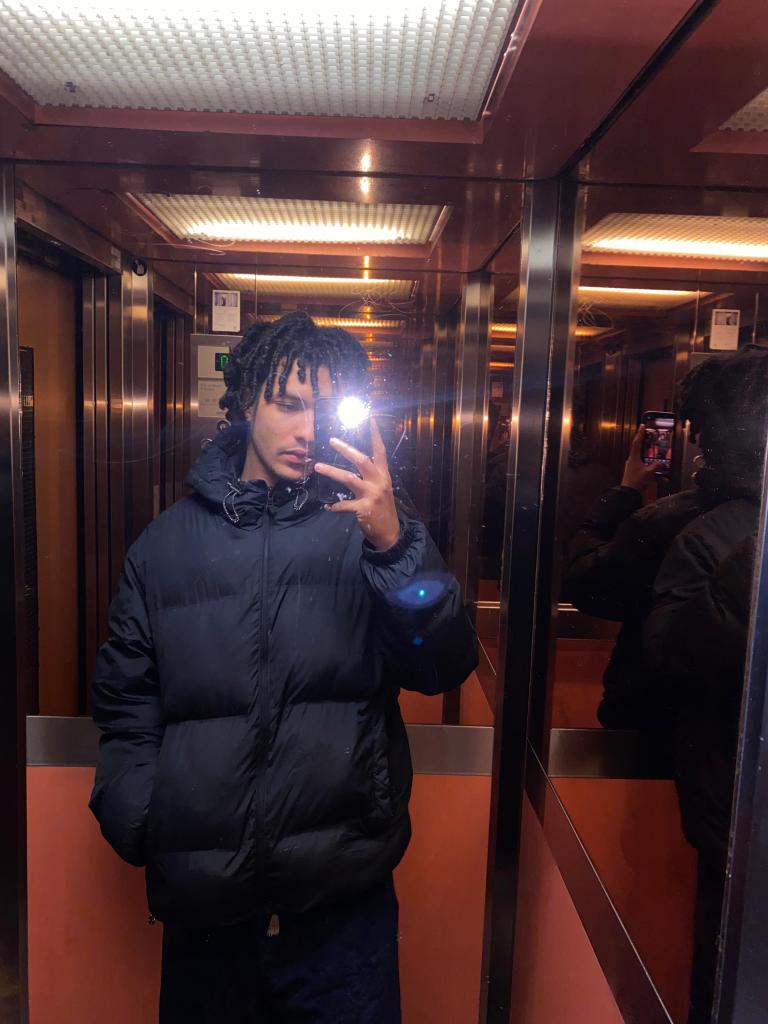 644190965: Chico busca chica en Pontevedra