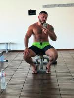 604873644: Chico busca chica en Madrid