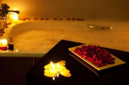 617796957: Chica busca chico en Sevilla