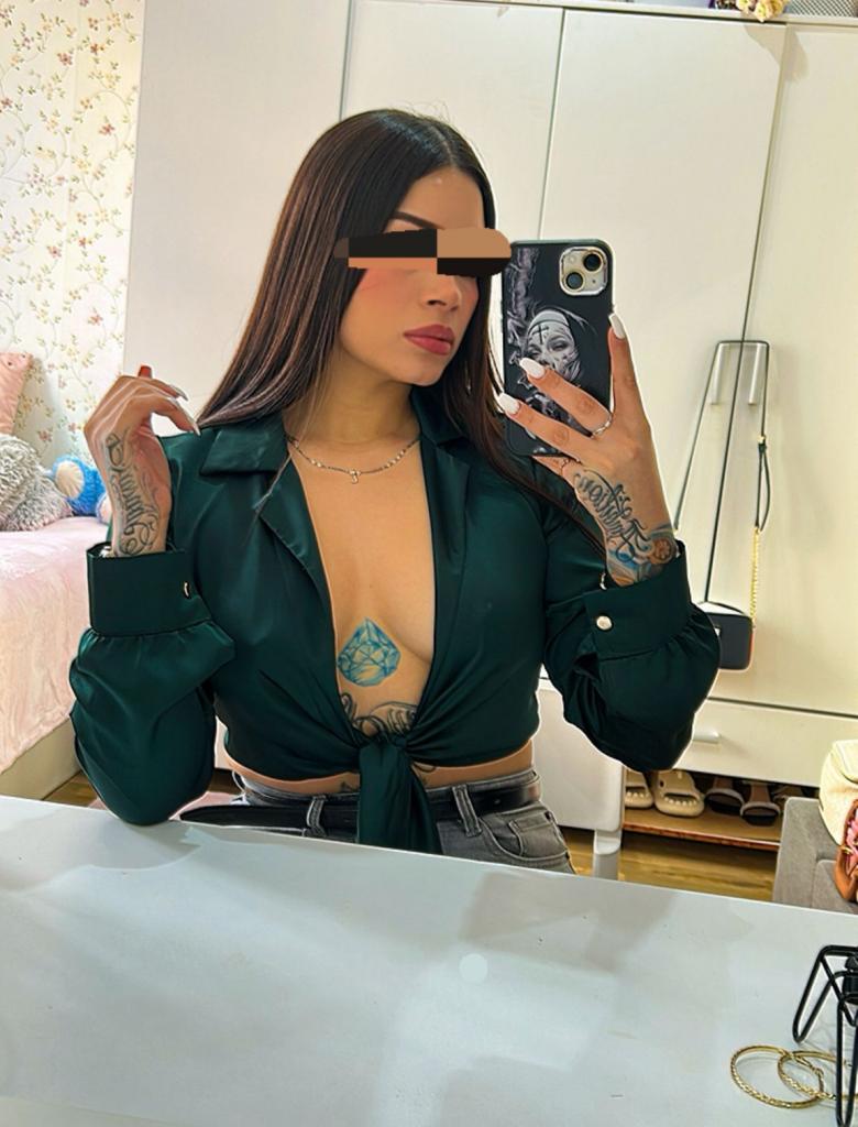 610127241: Chica busca chico en Barcelona