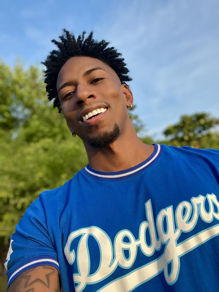 614911903: Chico busca chica en Alicante