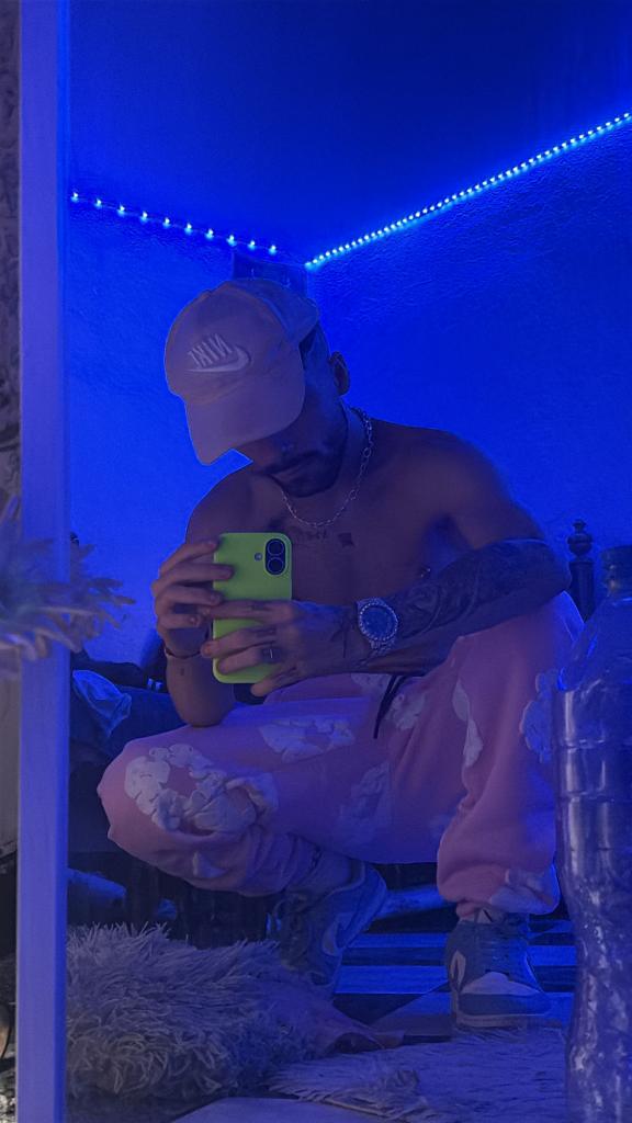 614832332: Chico busca chica en Málaga