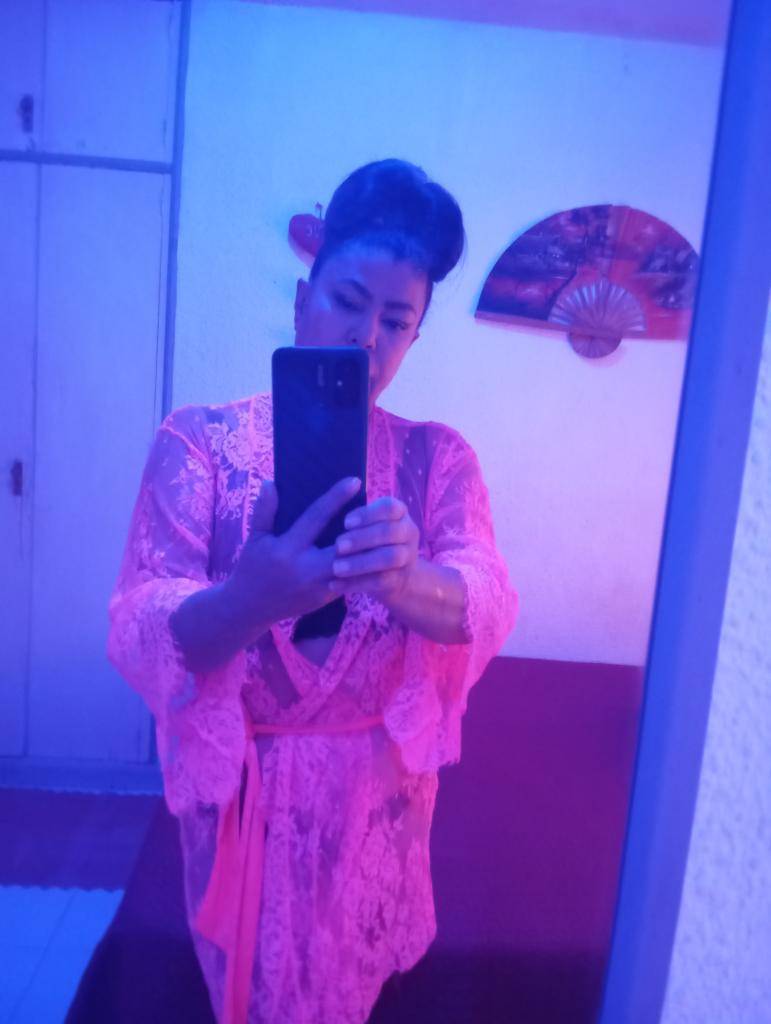 667437948: Chica busca chico en Alicante