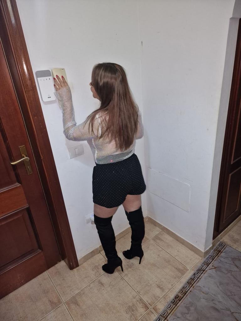 614691798: Chica busca chico en Tenerife