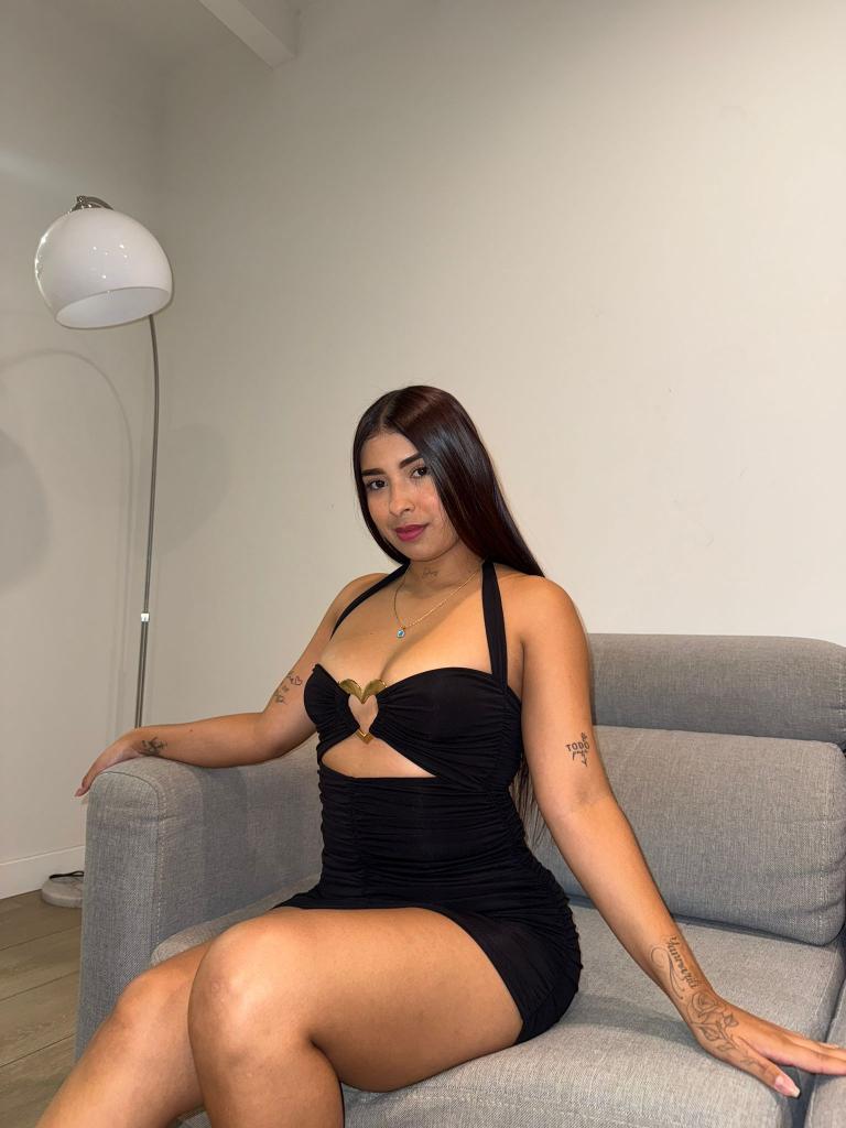 647781708: Chica busca chico en Barcelona
