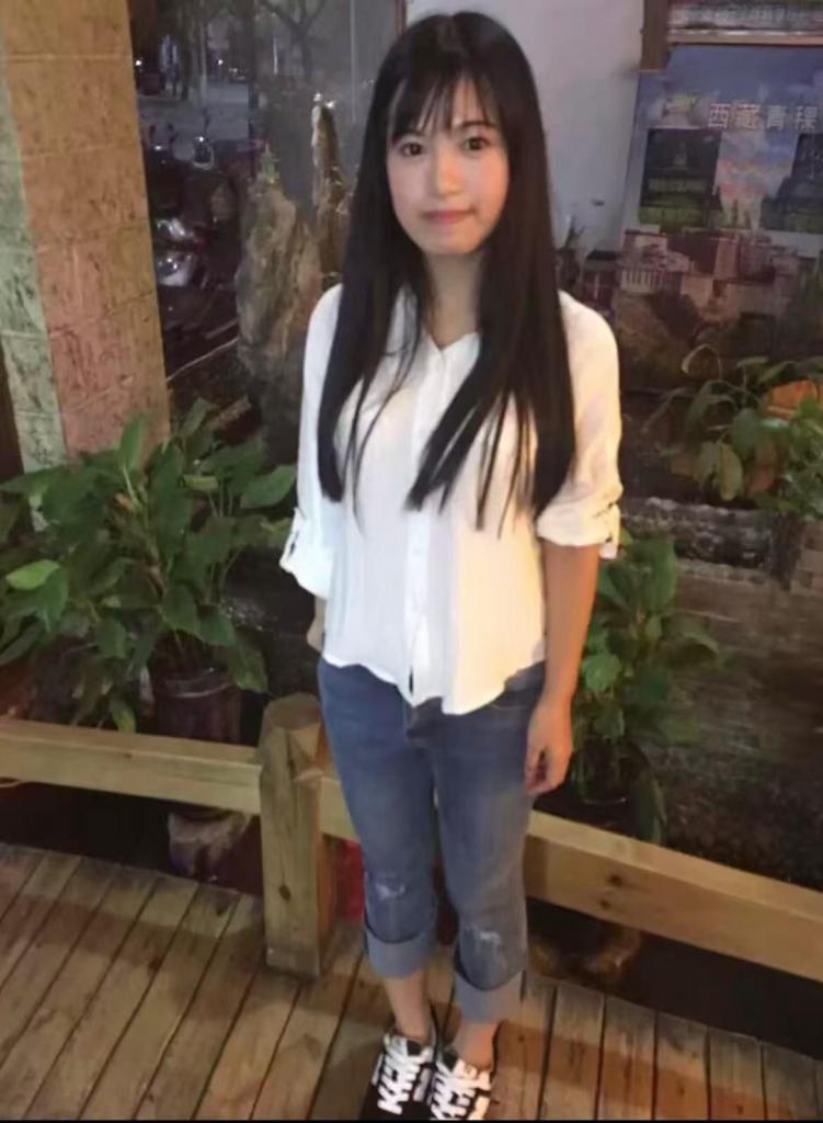 692077540: Chica busca chico en Barcelona