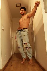 643852366: Chico busca chica en Granada