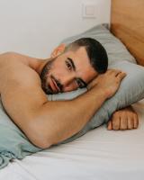 604947511: Chico busca chica en Málaga