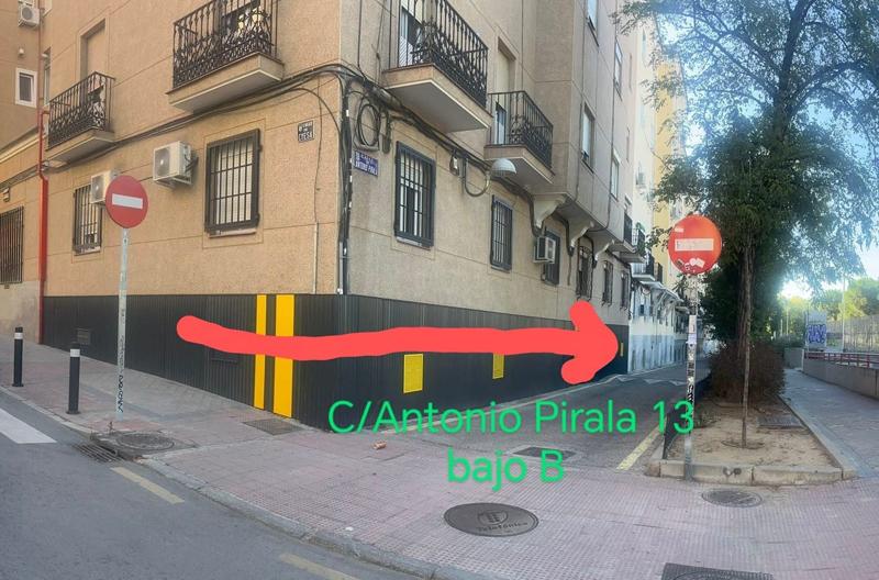 688106992: Chica busca chico en Madrid