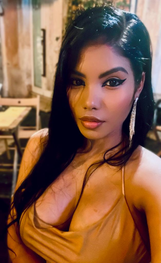 610142807: Chica busca chico en Sevilla