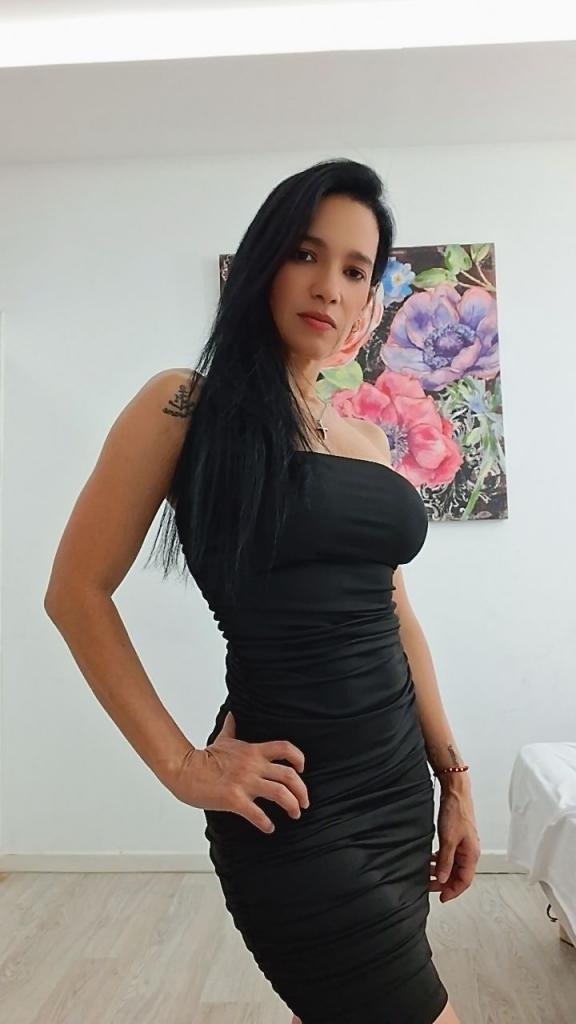 603207030: Chica busca chico en Ibiza
