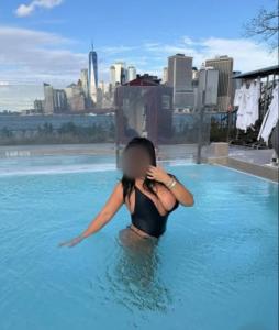 602373465: Chica busca chico en Navarra