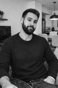 632359395: Chico busca chica en Valencia