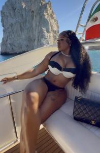 642129412: Chica busca chico en Gerona