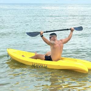 647236282: Chico busca chica en Valencia