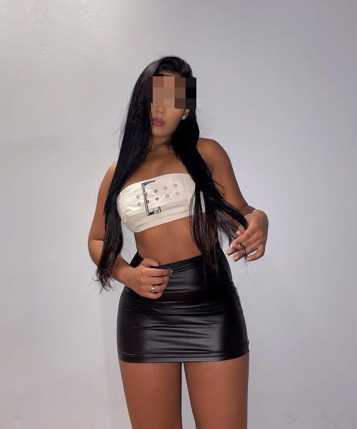 642405486: Chica busca chico en Málaga