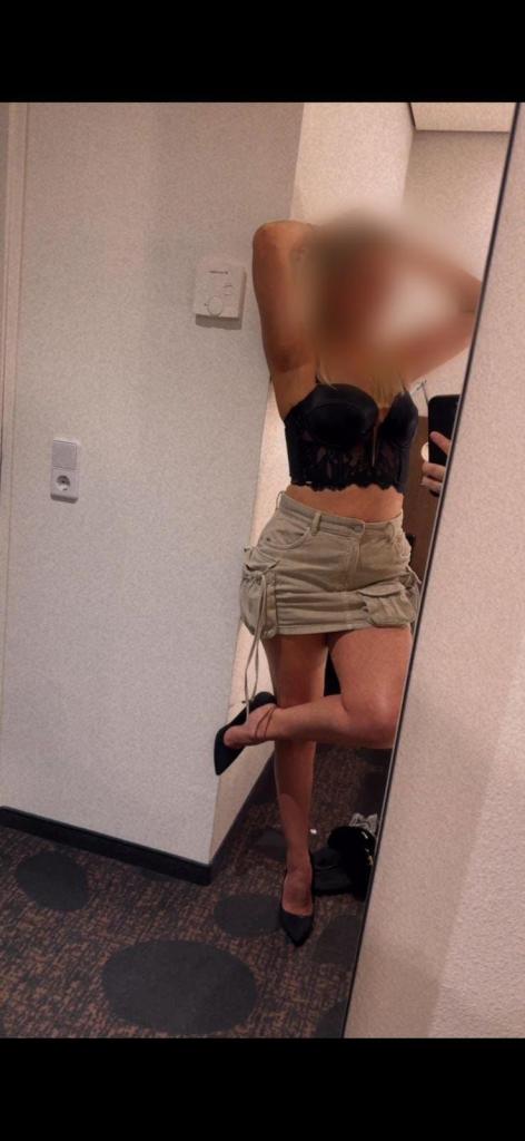 Chica busca chico en Almería: 