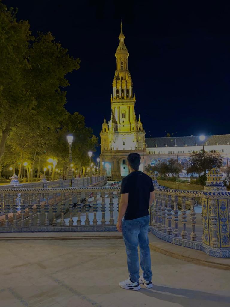 Chico busca chica en Sevilla: 