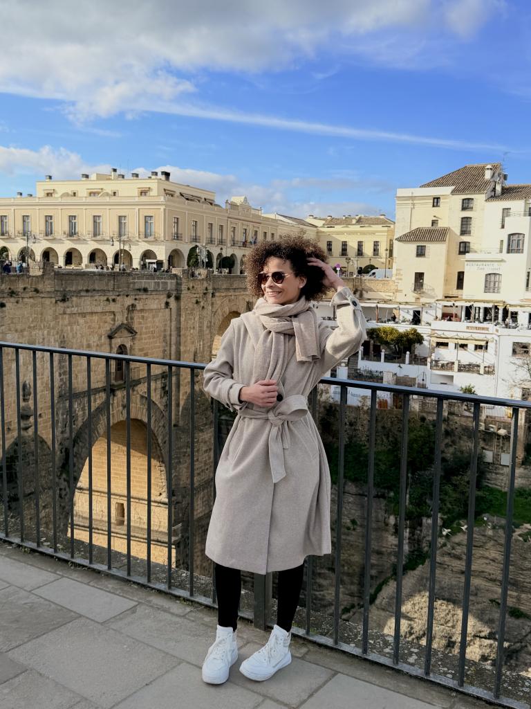 614852733: Chica busca chico en Málaga