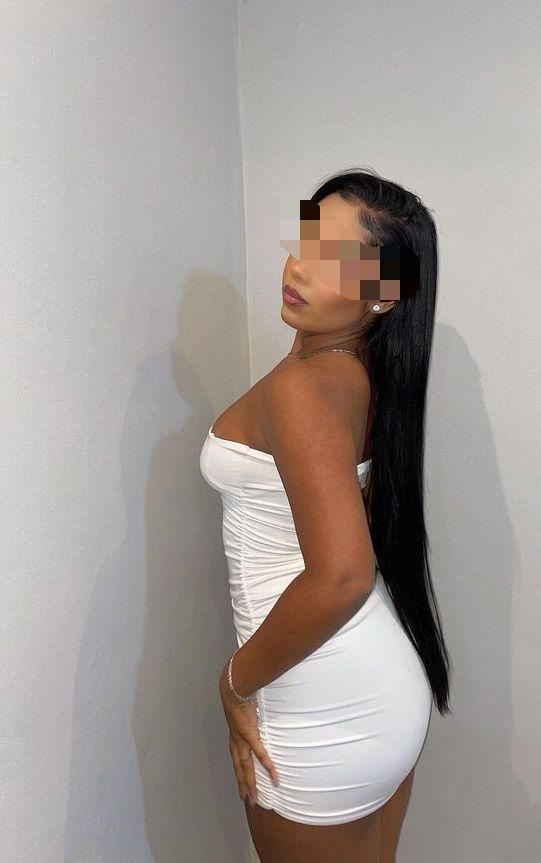 642405486: Chica busca chico en Málaga