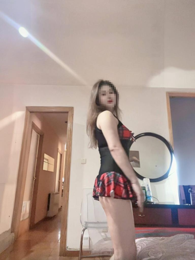 668560738: Chica busca chico en Madrid