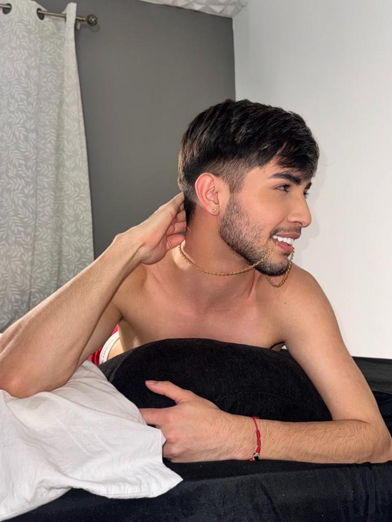 663936078: Chico busca chica en Ibiza