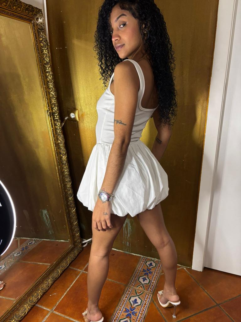 665083906: Chica busca chico en Málaga