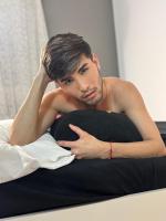 663936078: Chico busca chica en Ibiza