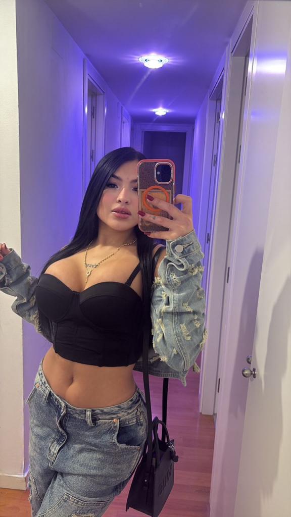 658921143: Chica busca chico en Málaga