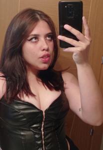 667689085: Chica busca chico en Barcelona