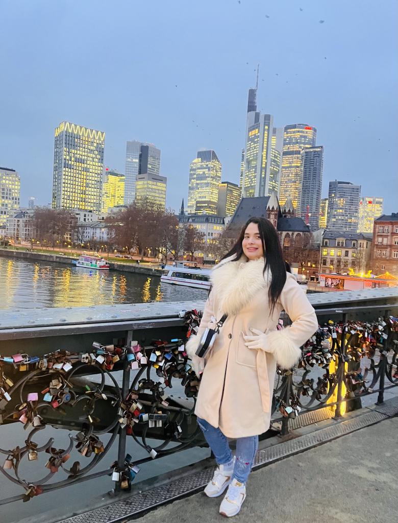 612270057: Transexual en Cantabria