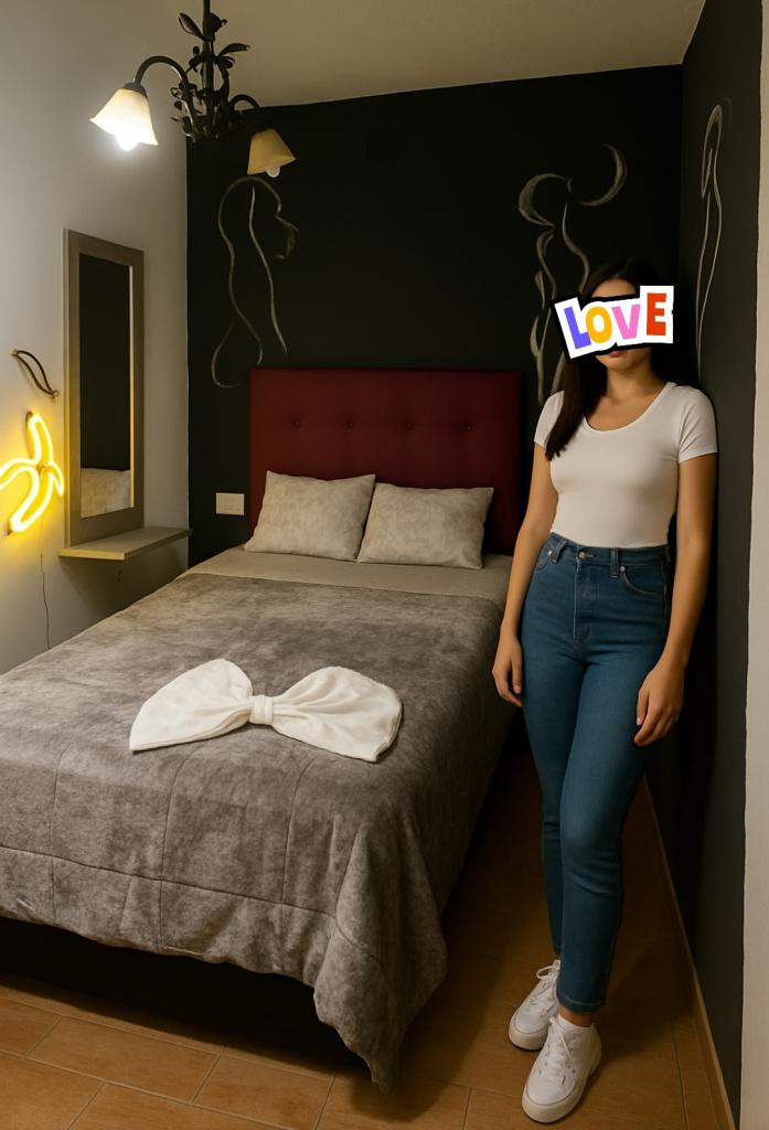 603957134: Chica busca chico en Granada