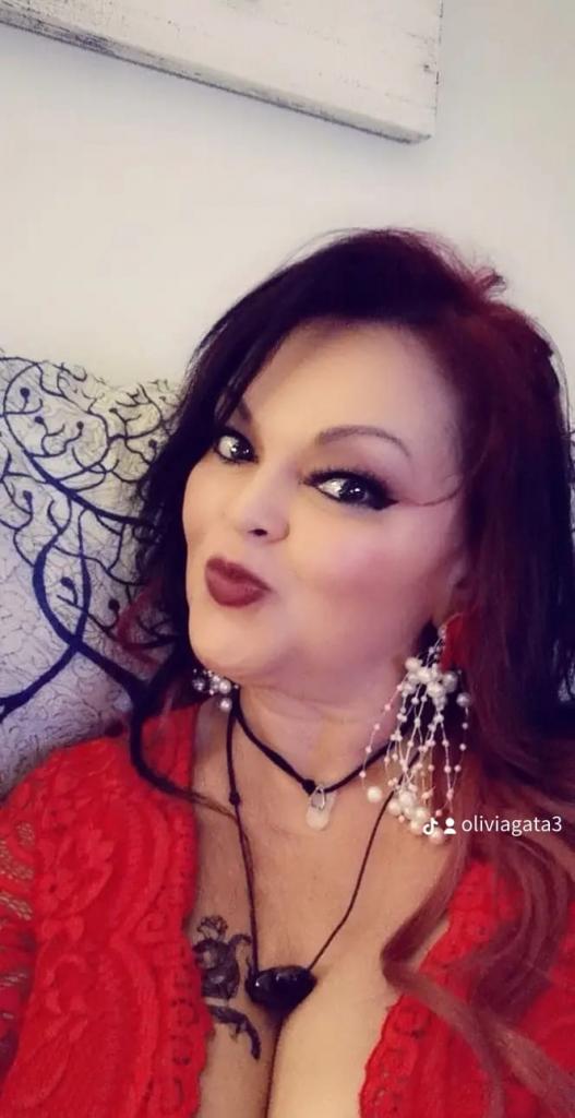 Chica busca chico en Cádiz: 