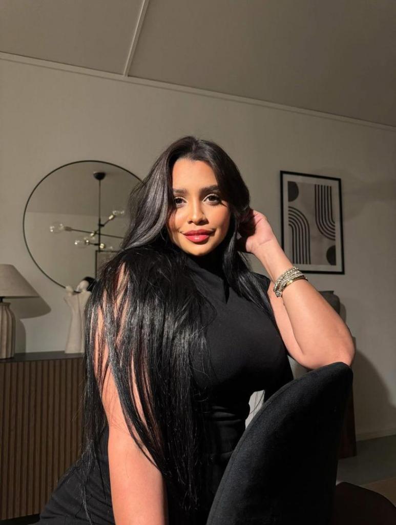 634832178: Chica busca chico en Sevilla