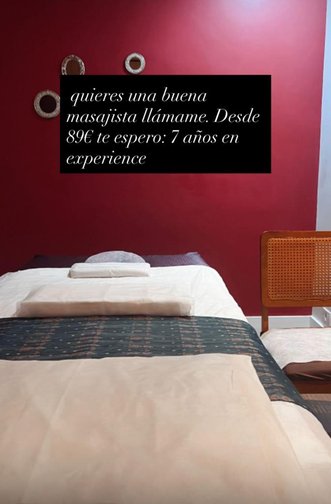 610635171: Chica busca chico en Ibiza