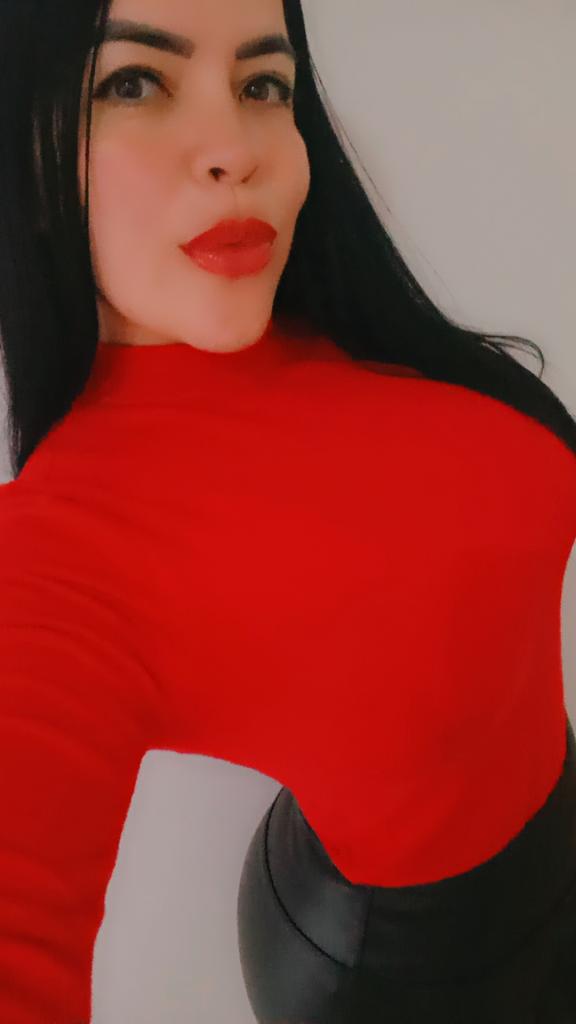 647789924: Chica busca chico en Almería