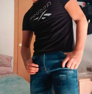 678786043: Chico busca chica en Alicante